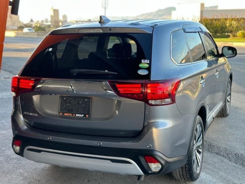 Mitsubishi Outlander 2020