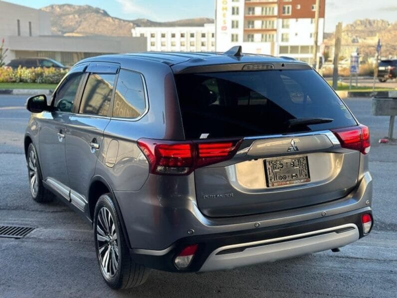Mitsubishi Outlander 2020