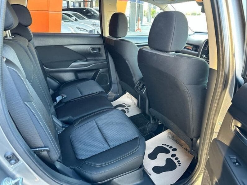 Mitsubishi Outlander 2020