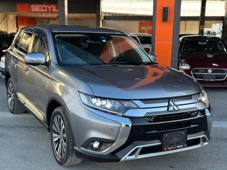 Mitsubishi Outlander 2020