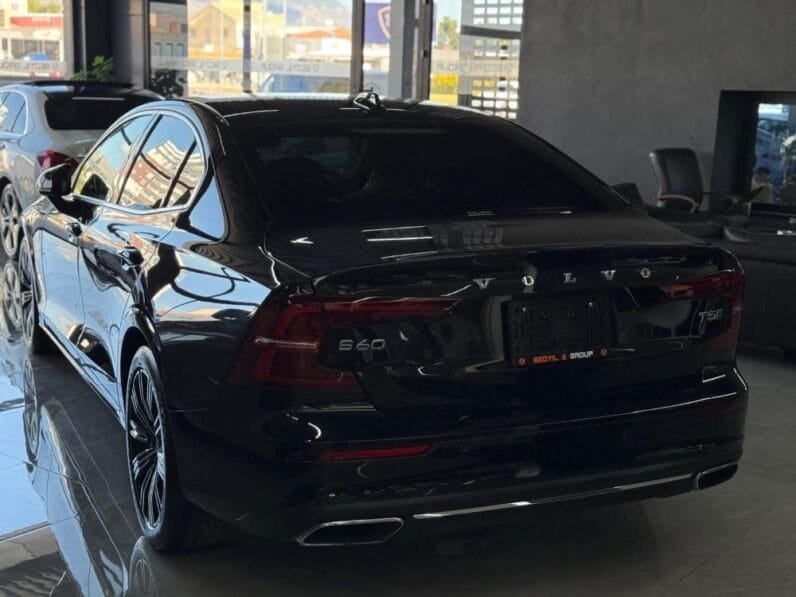 Volvo S60 2021
