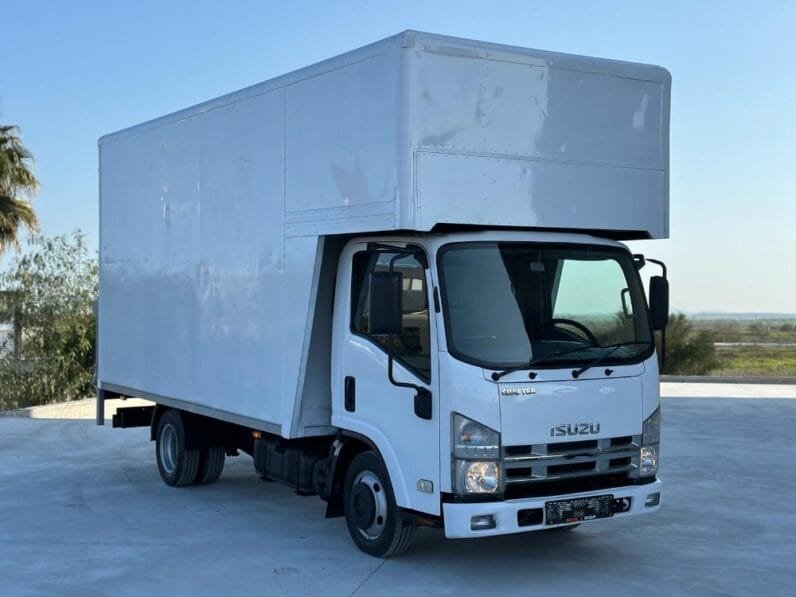 Isuzu Elf 2014