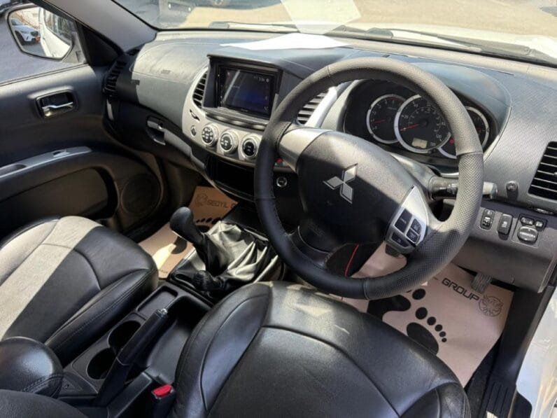 Mitsubishi L 200 2015