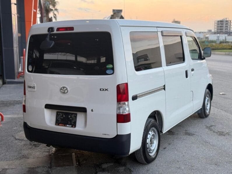 Toyota Townace 2020