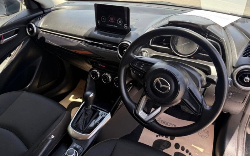 Mazda 2 2022