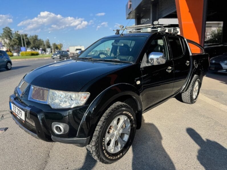 Mitsubishi L 200 2011