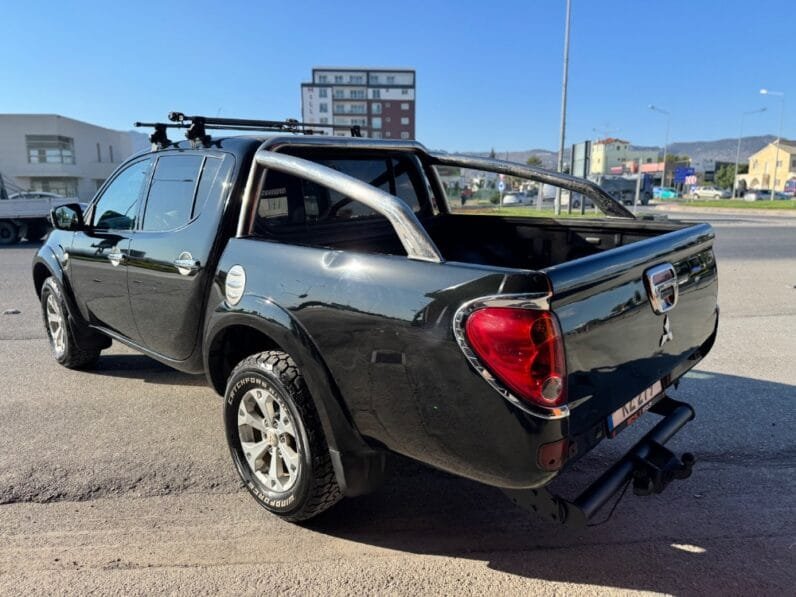 Mitsubishi L 200 2011