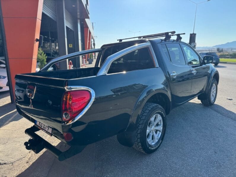 Mitsubishi L 200 2011