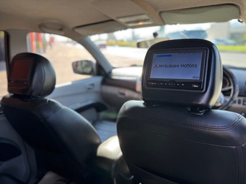 Mitsubishi L 200 2011