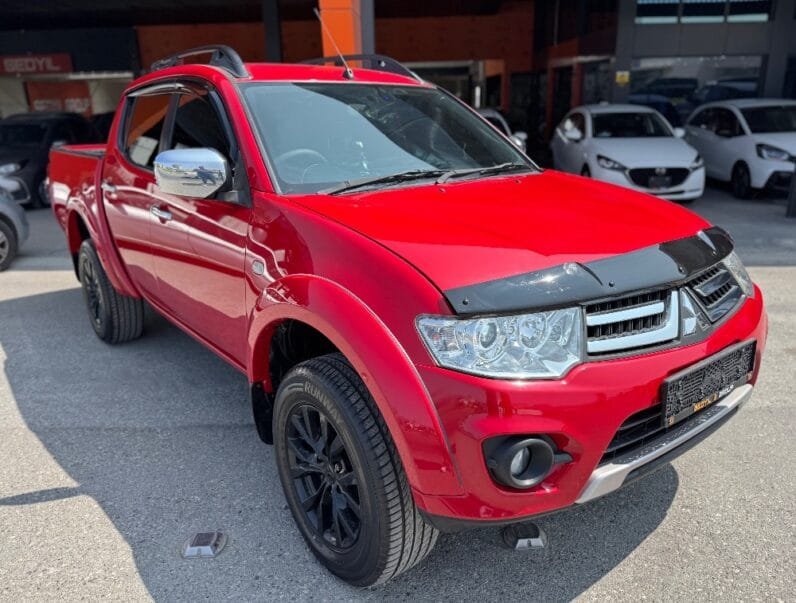 Mitsubishi L 200 2015