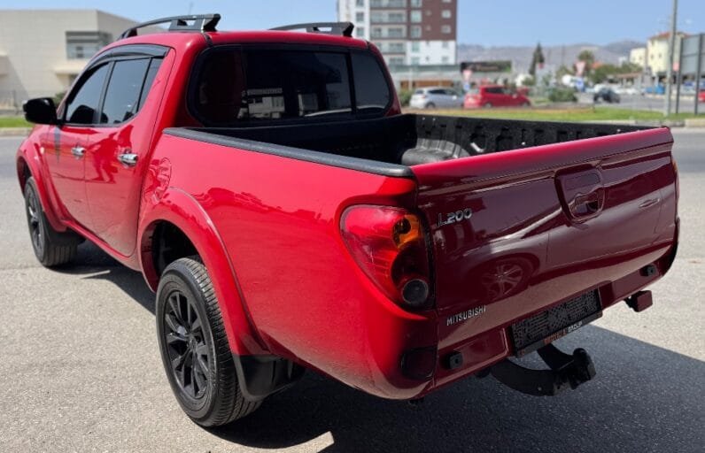 Mitsubishi L 200 2015