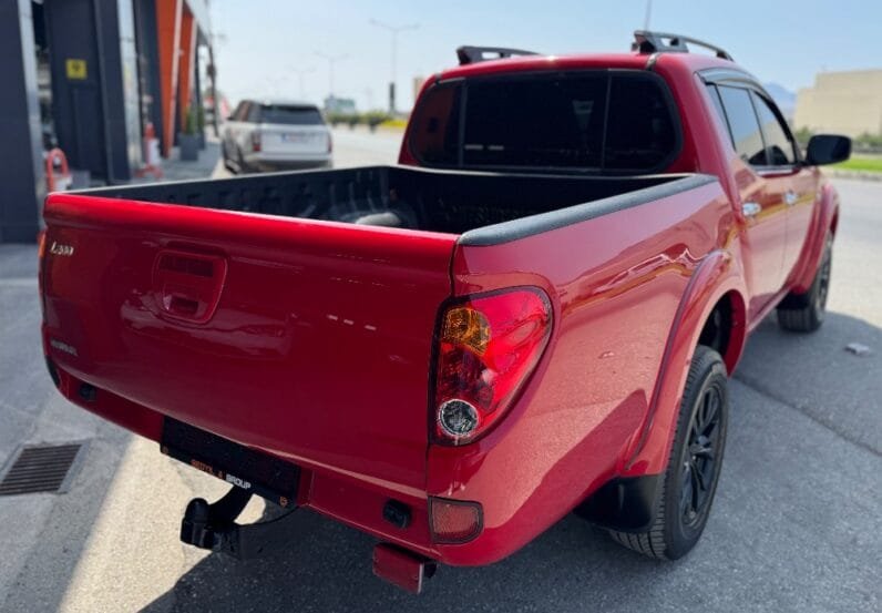 Mitsubishi L 200 2015