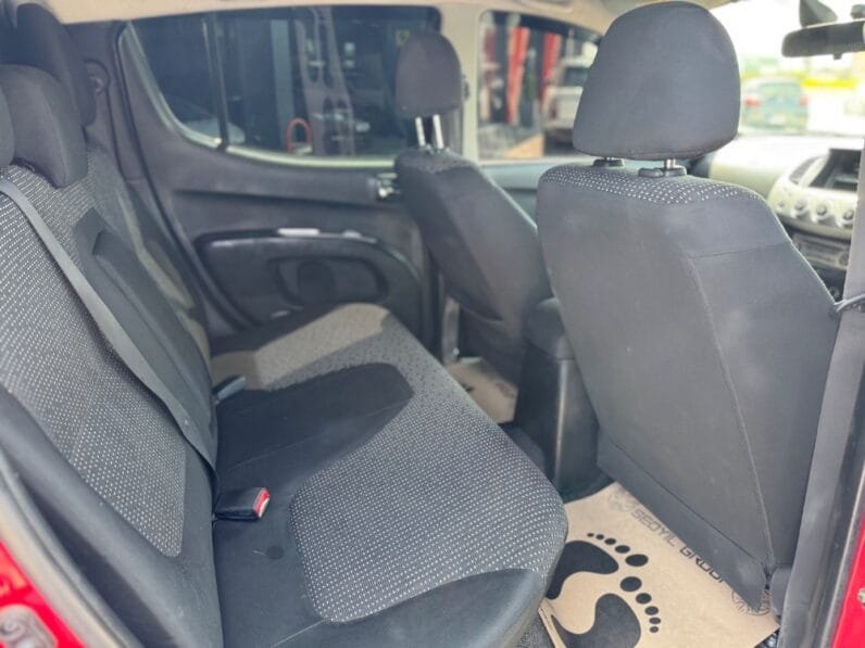 Mitsubishi L 200 2015