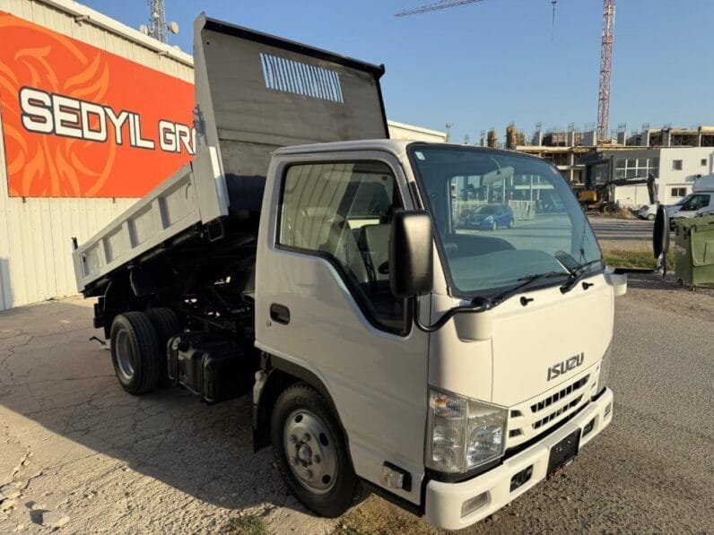 Isuzu Elf 2019