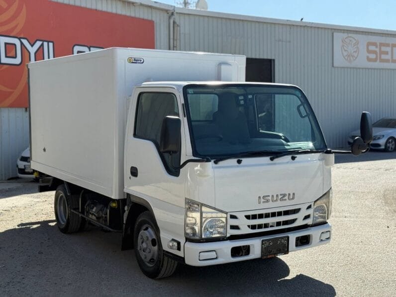 Isuzu Elf 2016