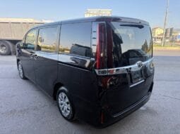 Toyota Noah 2021