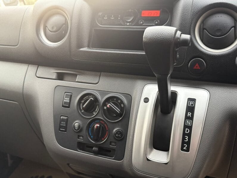 Nissan NV350 2019